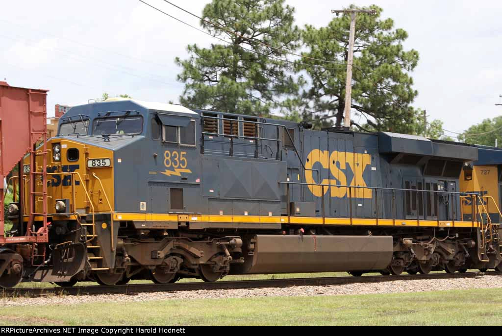 CSX 835